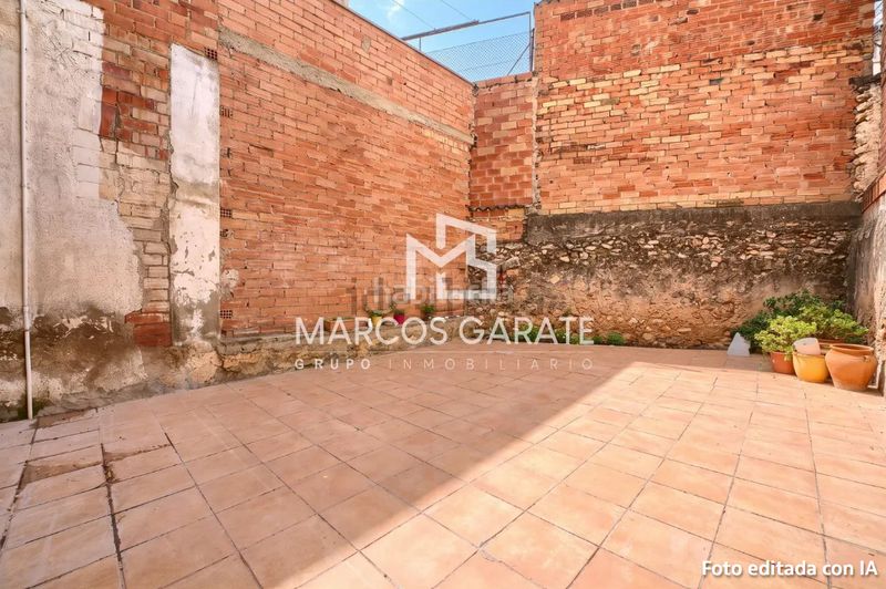 Foto 1002ae34-d02d-4332-aa51-b47f09b9eb20. Casa amb calefacció a Centre Vendrell (El)