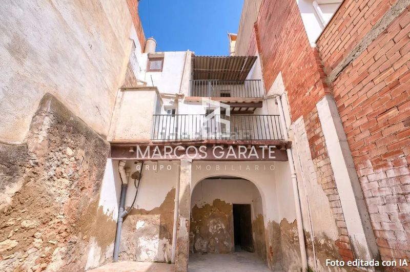 Foto 1b9c2d24-a30f-42fa-8128-299f037b5468. Casa amb calefacció a Centre Vendrell (El)