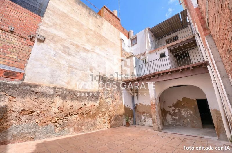 Foto 9efc9b15-15dd-4b81-930b-ad68f08f475f. Casa amb calefacció a Centre Vendrell (El)