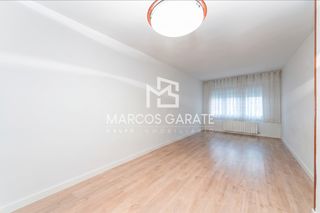 Etagenwohnung  Carrer de m.m. escolàpies. Piso reformado de 3 habitaciones en primera planta, en arenys de