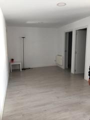 Appartement  Calle de salvador alonso. Piso de 3 habitaciones con reforma integral en 2020