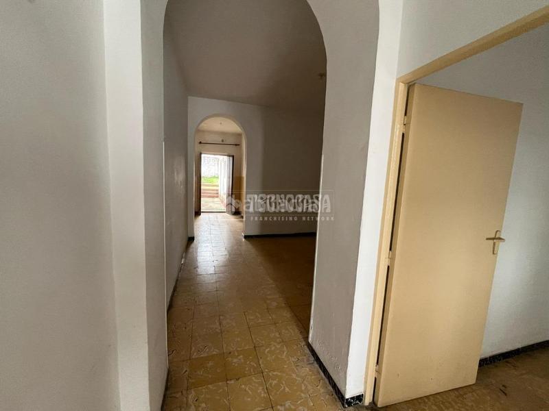 Foto 9eb2d4c9-2dff-4c67-8205-f07217ffd200. Casa bifamiliare in Pilas