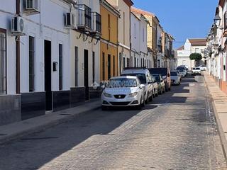 Casa aparellada a Pilas. Casa en venta en pilas