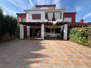 Maison jumelée  Residencial de cadiz. Casa en venta en aznalcázar