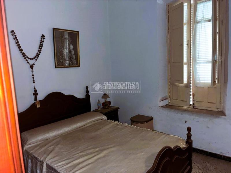 Foto e6d0c918-97a3-41d0-80d6-cb9eea881504. Casa pareada casa en venta en Pilas