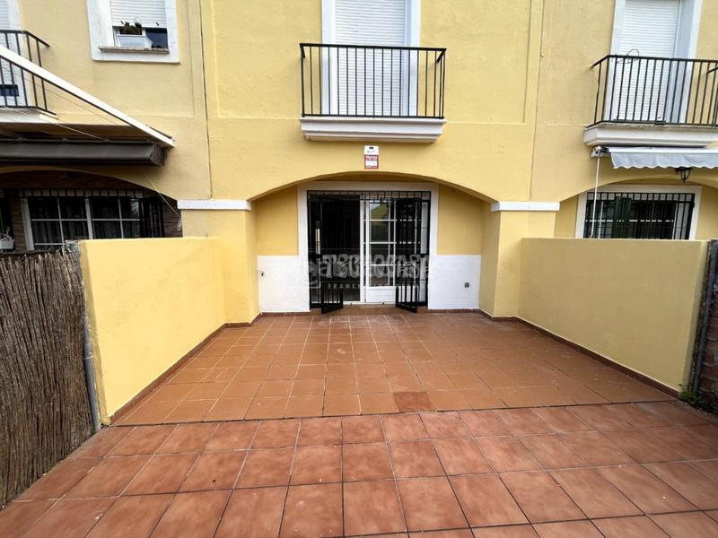 Foto 4cd8c054-f065-4a8b-8325-c9650a60ecff. Casa pareada casa en venta en Aznalcázar