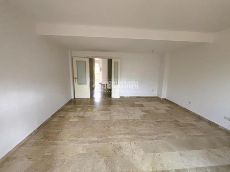 Foto a84839fe-825b-4a54-a3f1-84e3b0368cce. Casa pareada casa en venta en Aznalcázar