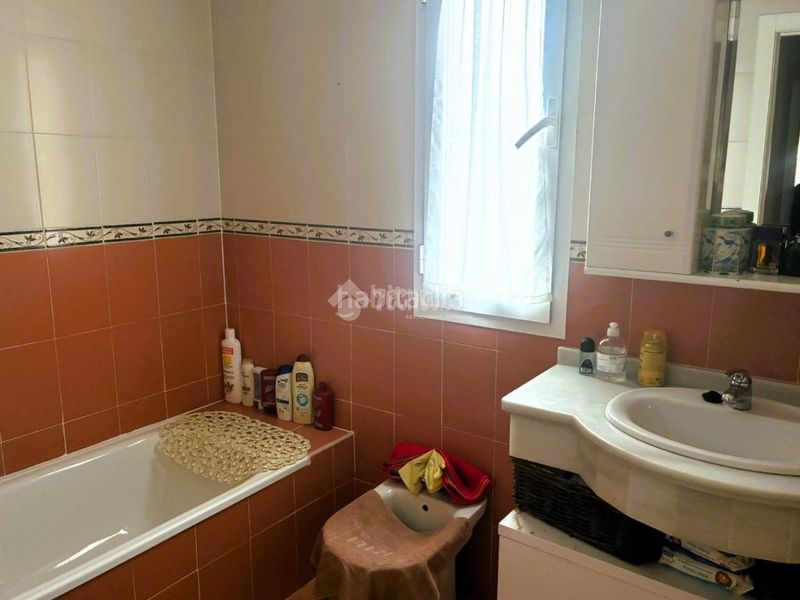 Foto 03d7782a-d937-466e-a437-c4b8ca380b13. Casa aparellada amb calefacció a Pilas