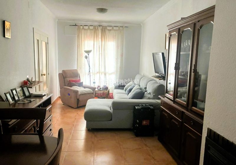 Foto 708b3a0c-ed59-483a-9bdf-d5641a4776b3. Casa aparellada amb calefacció a Pilas
