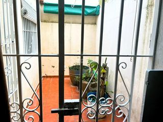 Towny house in Pilas. Casa en venta en pilas