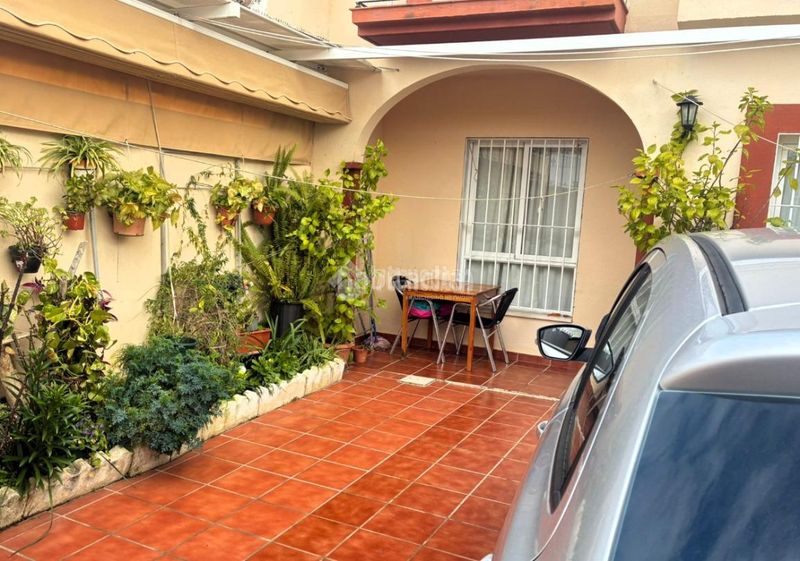 Foto c2c4f775-3b83-4f13-8d52-cb620eb86193. Casa aparellada amb calefacció a Pilas