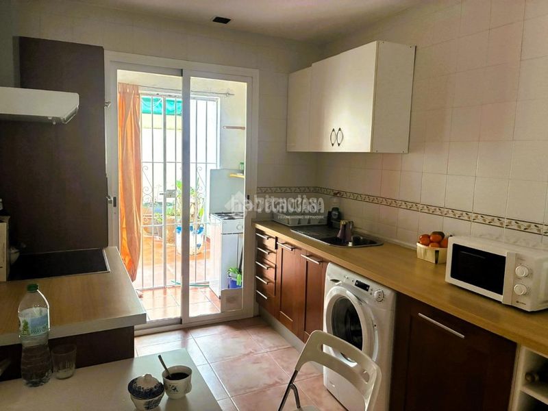 Foto f9bb1eba-df4d-43a7-80a6-96987230cece. Casa aparellada amb calefacció a Pilas