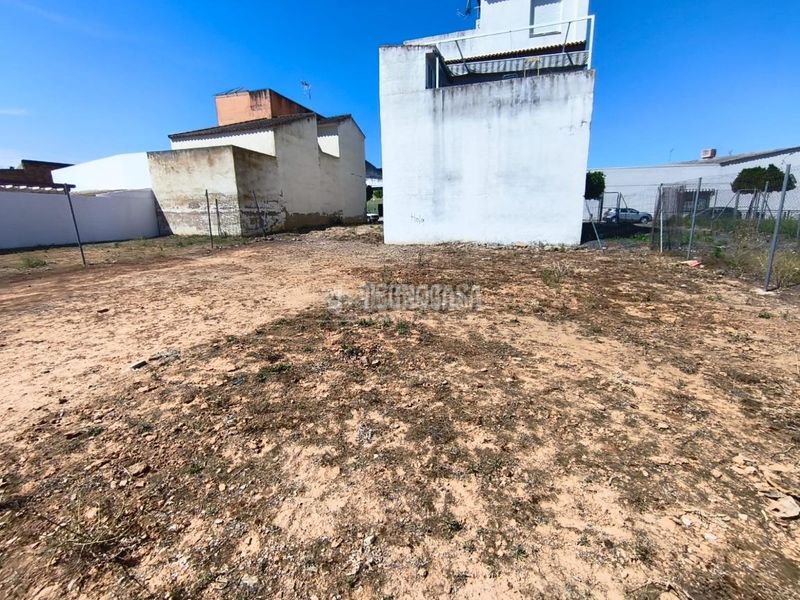 Foto a3d37f6e-8a9b-4b81-8ee9-544722c8dbd8. Terreny residencial a Pilas
