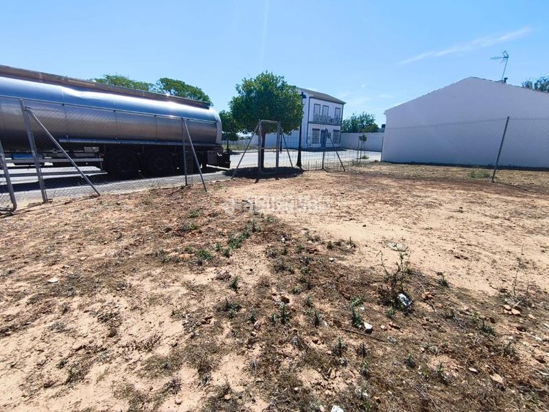 Foto e45a1107-b6d0-44eb-8068-1ca41e7a20f8. Terreny residencial a Pilas