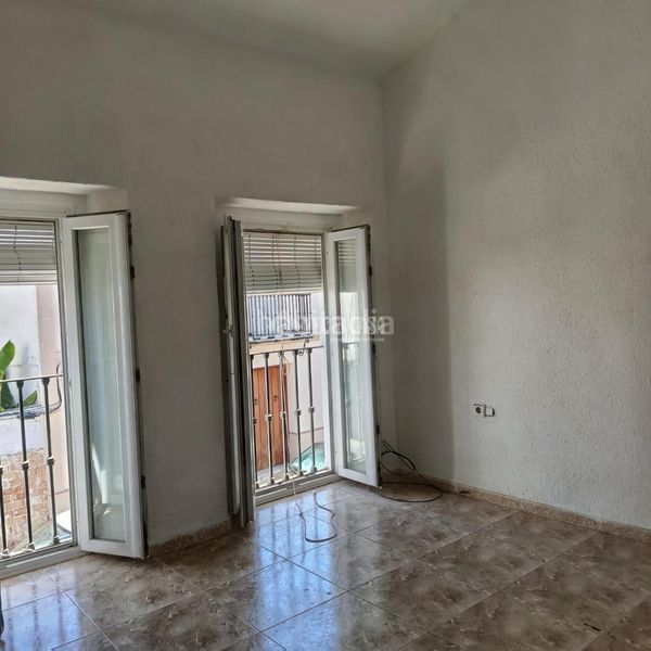 Foto cda319b7-dac9-498f-9126-1bde9694bf75. Casa aparellada a Pilas