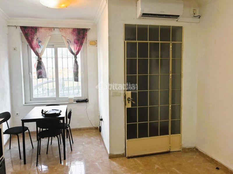 Foto ce4c1290-fe2f-40db-8f8b-ec0bcb71896f. Casa aparellada a Pilas