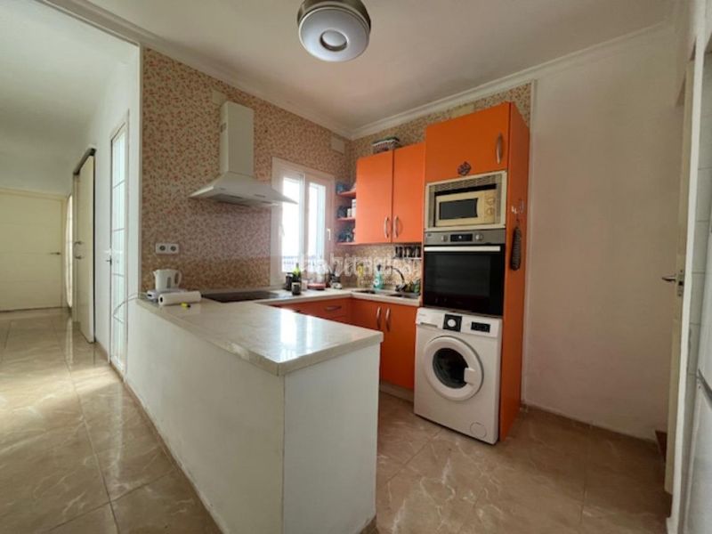 Foto d21f5e18-a248-4ca8-9ff7-7f85f1a994c3. Casa aparellada a Pilas