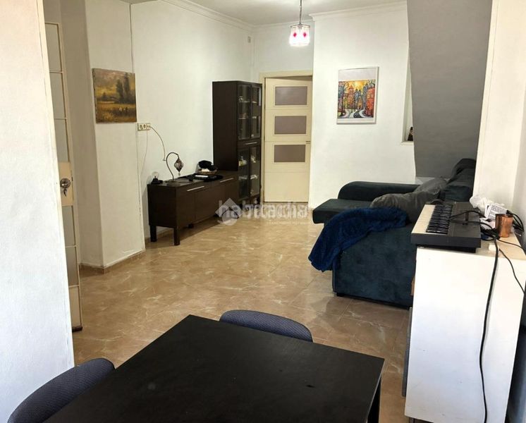 Foto e7219d9d-d9ae-4a49-b949-3225607f234c. Casa aparellada a Pilas