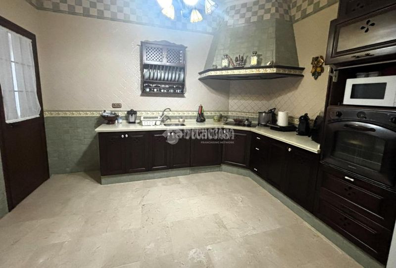 Foto c4300048-ef3e-416c-a6fe-add24ee92a57. Casa aparellada amb calefacció aparcament a Pilas