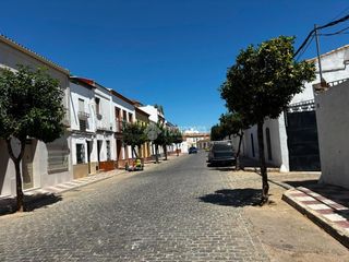 Casa aparellada a Pilas. Casa en venta en pilas