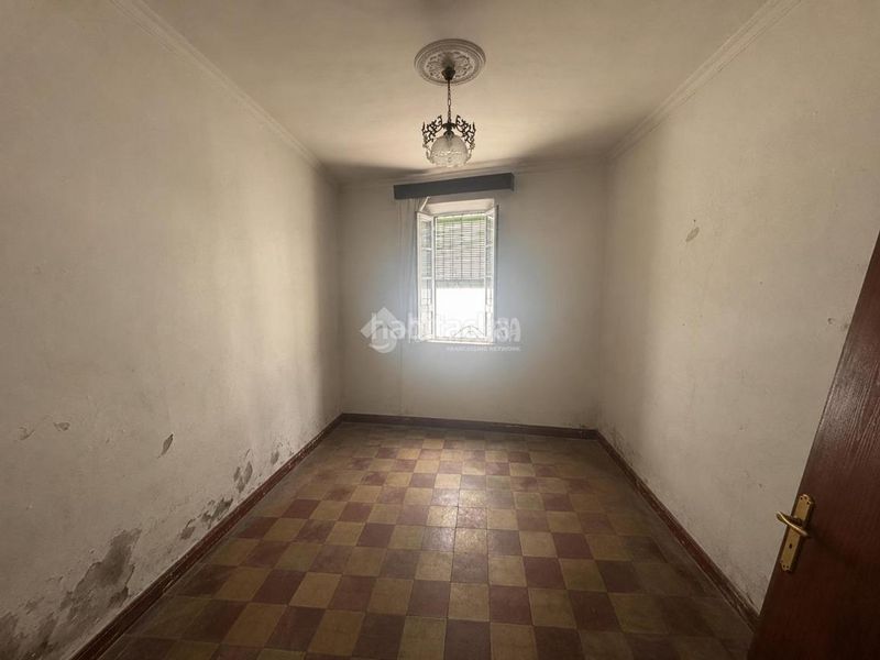 Foto 79ae2a9d-ef64-40aa-bbde-9ab2b5ee61cf. Casa aparellada amb aparcament a Pilas