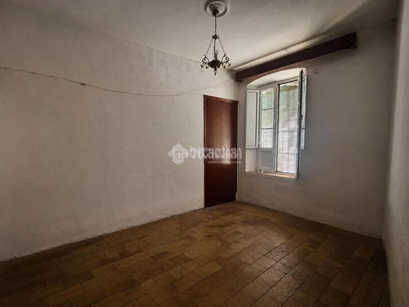 Foto 9188467a-417b-4c69-b559-ab9a6eff88e3. Casa aparellada amb aparcament a Pilas