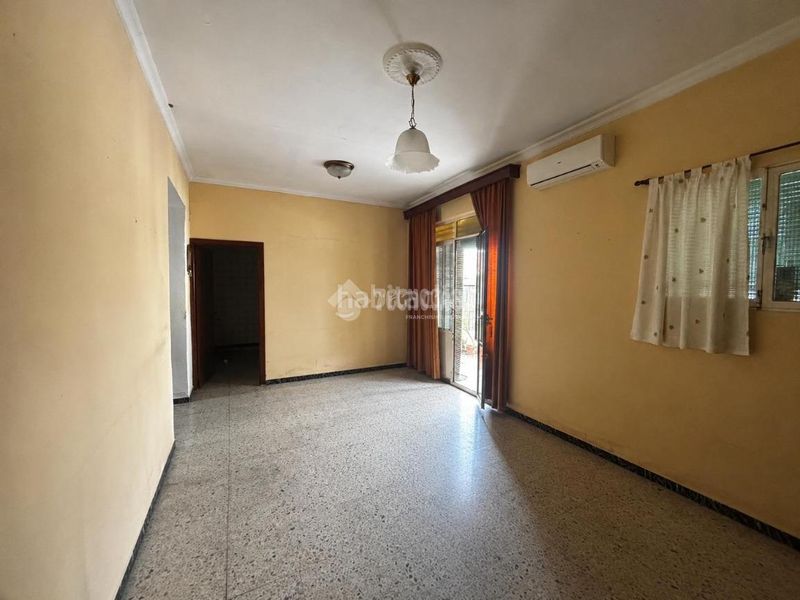 Foto dfa6690d-c41e-4f86-b1dd-f3520e4877df. Casa aparellada amb aparcament a Pilas