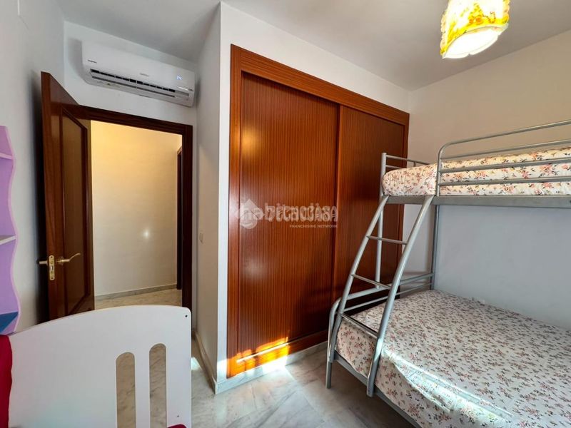 Foto 6875d6af-625c-4d70-a934-4bd0c1f92760. Casa aparellada amb aparcament a Pilas