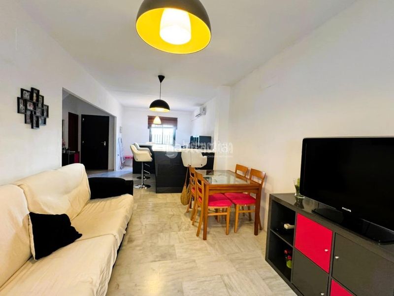 Foto 8f14d880-be57-4365-b014-8b9710c52806. Casa aparellada amb aparcament a Pilas
