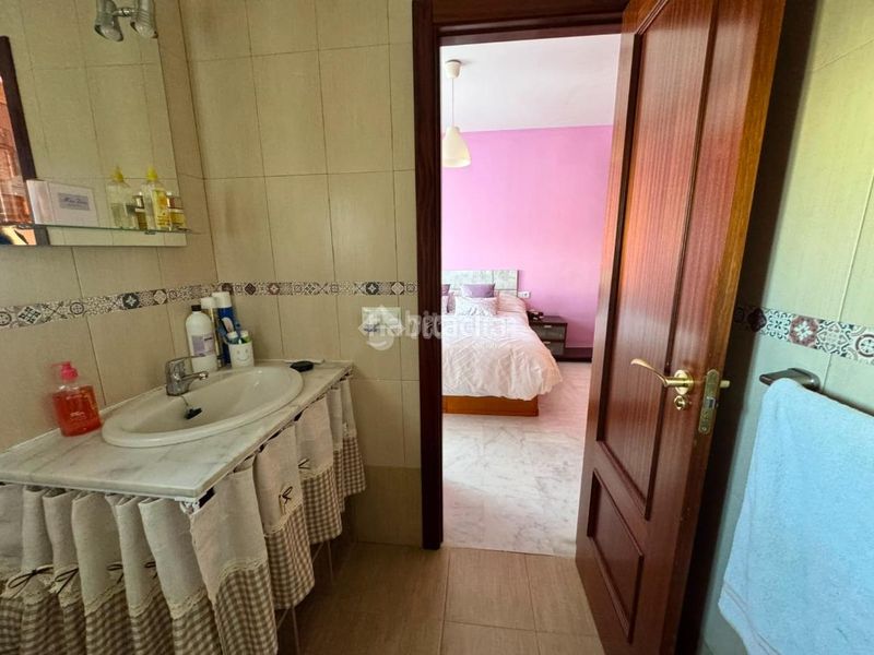 Foto a4541b49-11c8-4808-8c04-16dcaead18fe. Casa aparellada amb aparcament a Pilas
