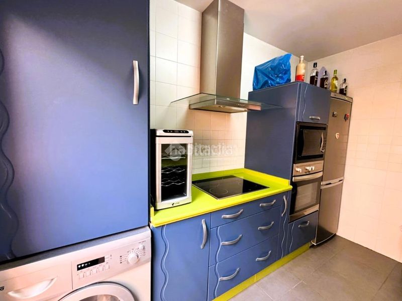 Foto b0893407-ab3c-462d-857a-b5cd027747fa. Casa aparellada amb aparcament a Pilas
