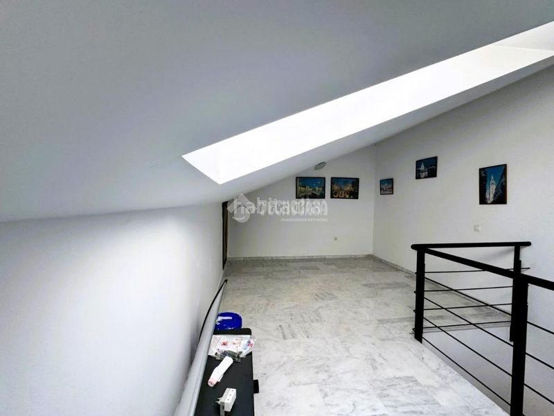 Foto f5c7d6d4-257b-4f91-87c2-a65354e4e5ec. Casa aparellada amb aparcament a Pilas