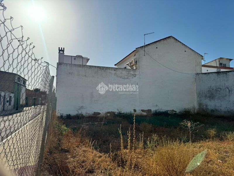 Foto a1cce51a-f741-4d61-874c-31a741b7c310. Terreny residencial a Pilas