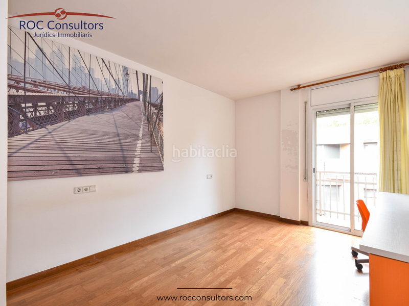 Foto 0786a186-df17-4119-9cee-3861a4cd1f7c. Duplex with heating parking in Centre - Passeig i Rodalies Manresa