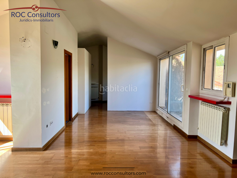 Foto 0dc7a835-64a1-43ec-9db9-fc6573f09e76. Duplex with heating parking in Centre - Passeig i Rodalies Manresa