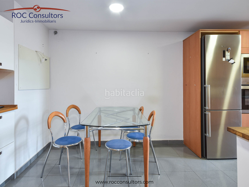 Foto 14d0da4b-5106-4eac-8ef9-6d351a2eab94. Duplex with heating parking in Centre - Passeig i Rodalies Manresa