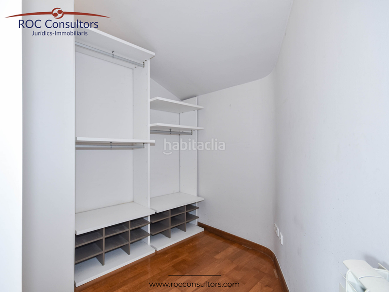 Foto 1dd12ab2-d5af-455b-bbb2-39d303fc5ac5. Duplex with heating parking in Centre - Passeig i Rodalies Manresa