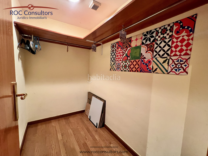 Foto 23c16450-618c-40aa-93e6-d6395896af70. Duplex with heating parking in Centre - Passeig i Rodalies Manresa