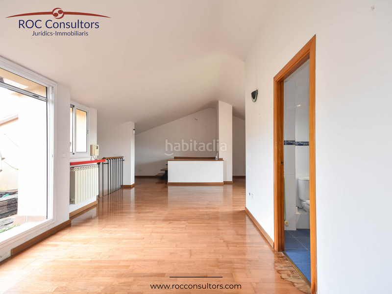 Foto 30732d34-df88-46cb-a8dc-b9a37ec6d2fc. Duplex with heating parking in Centre - Passeig i Rodalies Manresa