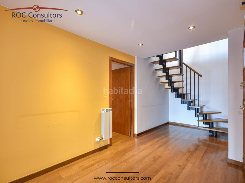 Foto 38680ccf-d2f3-4529-a3c6-5c5d2d87d134. Duplex with heating parking in Centre - Passeig i Rodalies Manresa