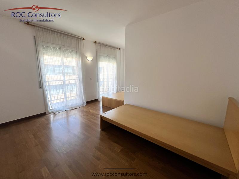 Foto 45b703b2-fe96-4b3e-957e-2e6b8fc30cb9. Duplex with heating parking in Centre - Passeig i Rodalies Manresa