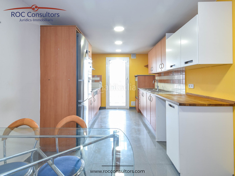 Foto 5a4c33f0-78d4-4aa5-b0a9-21bb6aeccef1. Duplex with heating parking in Centre - Passeig i Rodalies Manresa