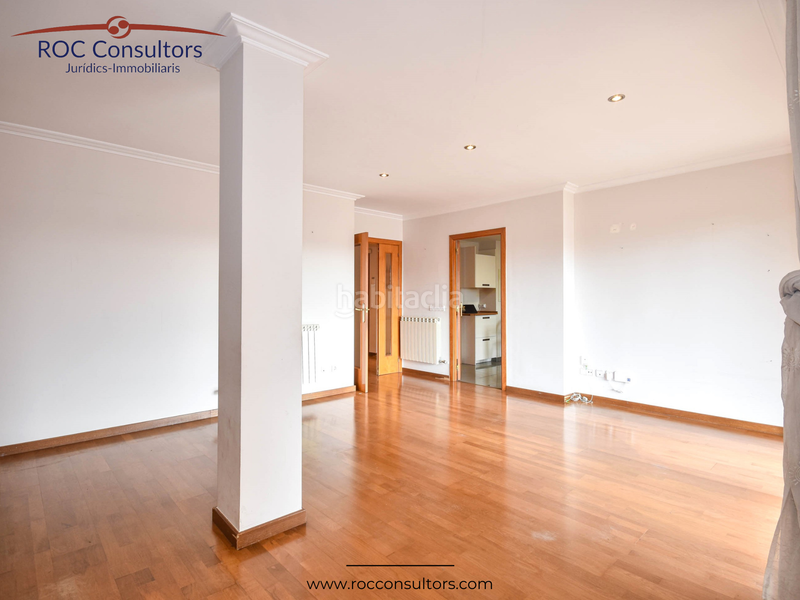 Foto 5d218be9-0a2e-476e-96bd-b8142537bf17. Duplex with heating parking in Centre - Passeig i Rodalies Manresa