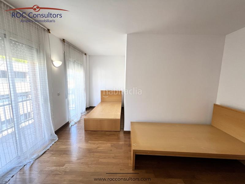 Foto 75975cd7-756d-4ce0-8a5d-3d1f578c3ea1. Duplex with heating parking in Centre - Passeig i Rodalies Manresa