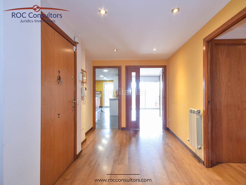 Foto 87bc9f5a-4d44-4eae-834a-f3f713118709. Duplex with heating parking in Centre - Passeig i Rodalies Manresa