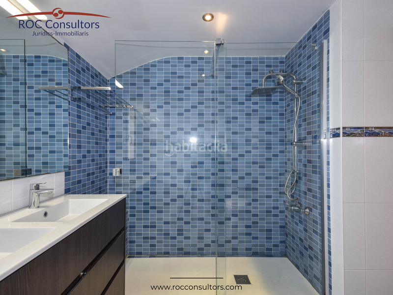 Foto 979ea7a4-88d5-4869-83de-8af3c17ae7a6. Duplex with heating parking in Centre - Passeig i Rodalies Manresa