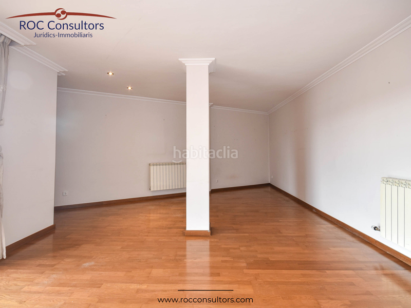 Foto b18bb788-8653-44d2-afc1-30abc983ad82. Duplex with heating parking in Centre - Passeig i Rodalies Manresa