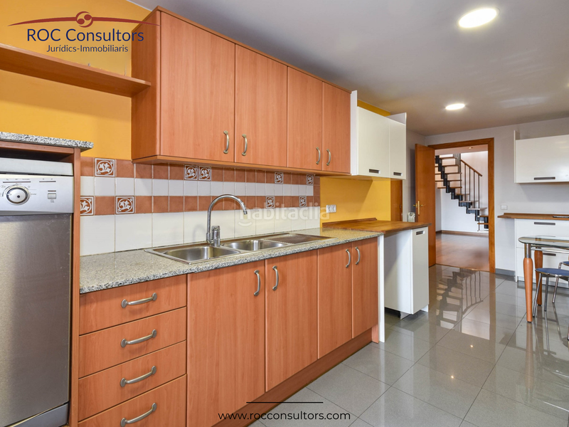 Foto bf63f850-86cb-4622-8a70-a762037cf168. Duplex with heating parking in Centre - Passeig i Rodalies Manresa