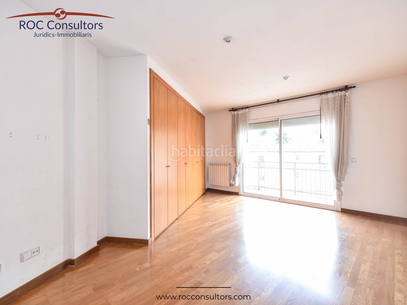 Foto e09291ce-3f3c-42f3-9298-e7c9a702f9e6. Duplex with heating parking in Centre - Passeig i Rodalies Manresa