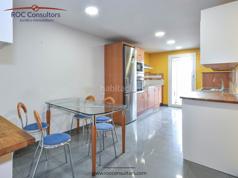 Foto e5e7afc4-31e2-46da-b6a4-f72a1dab1f19. Duplex with heating parking in Centre - Passeig i Rodalies Manresa